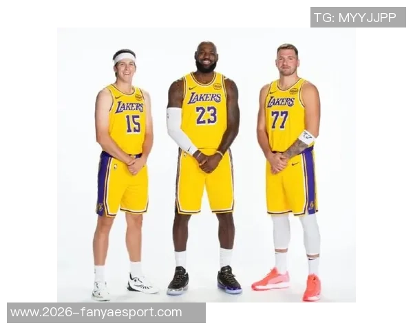 詹姆斯作为湖人三当家展现全联盟最佳实力的深度解析 詹姆斯作为湖人三当家展现全联盟最佳实力的深度解析