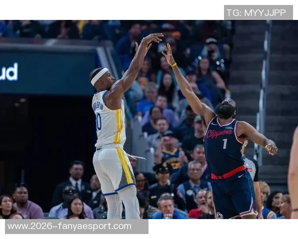 科尔安东尼盛赞字母特纳为顶尖前场球员掩护体验如同神仙般完美